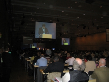 de zaal zat afgeladen vol